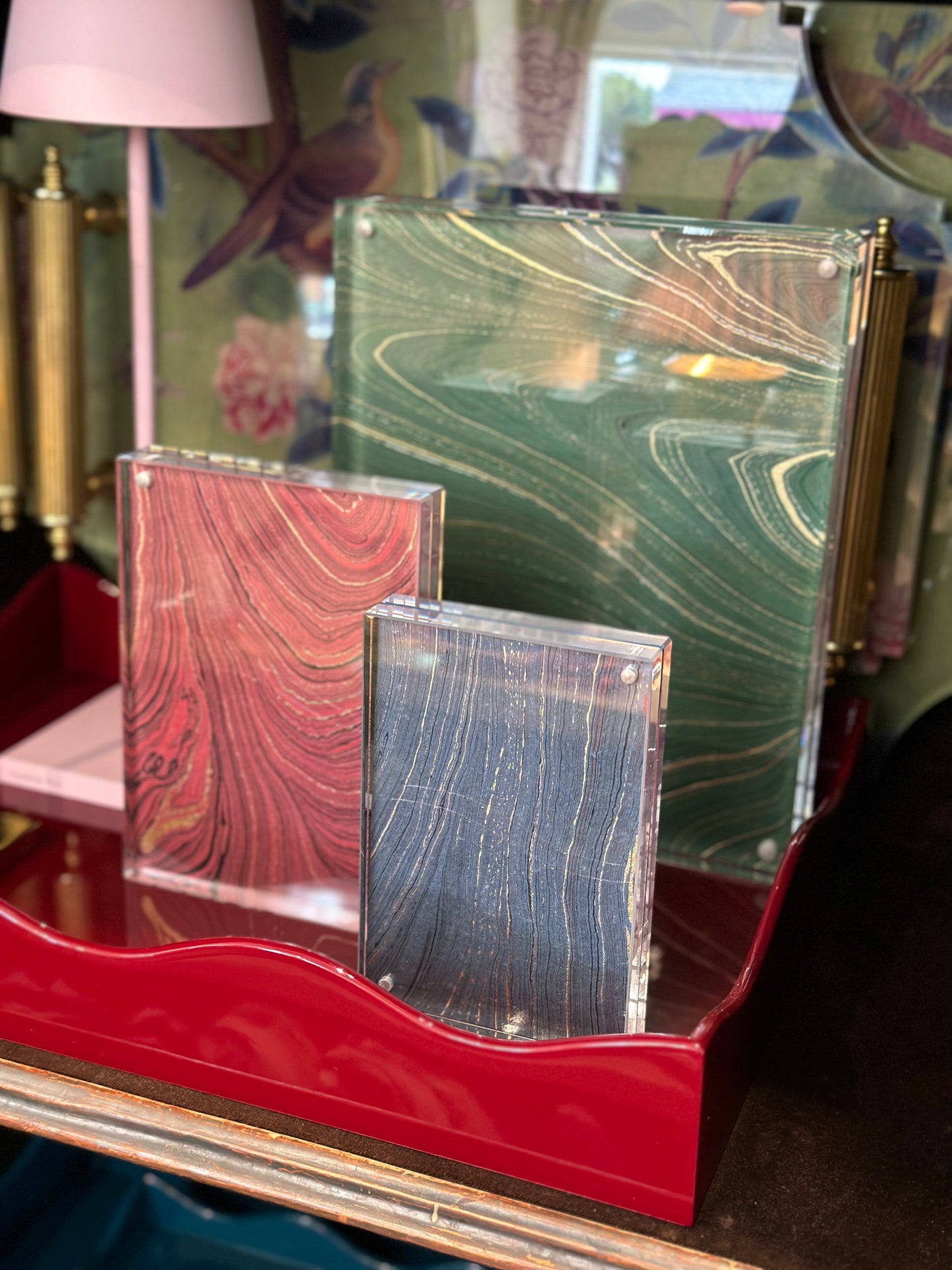 Acrylic & Magnetic Frame