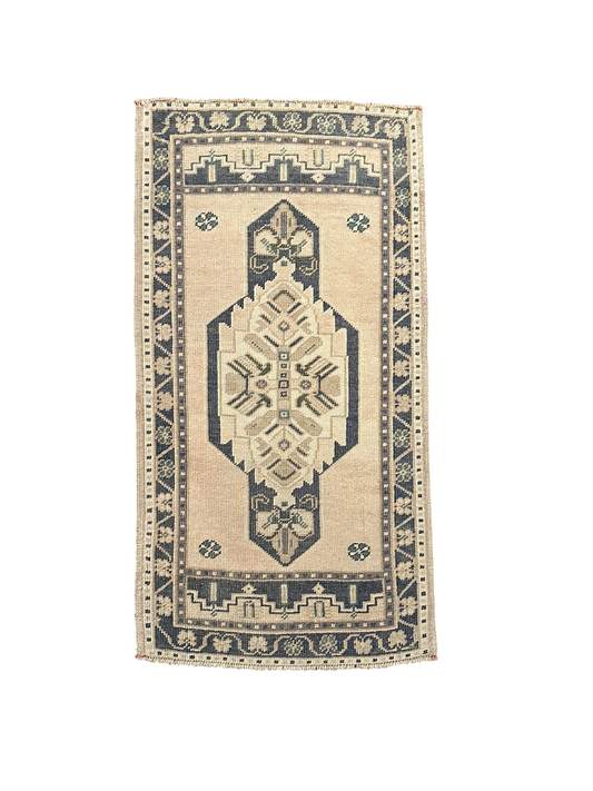 Yastik 19” x 37”