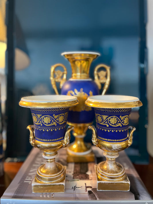 Paris Porcelain Cobalt 3 Piece Garniture