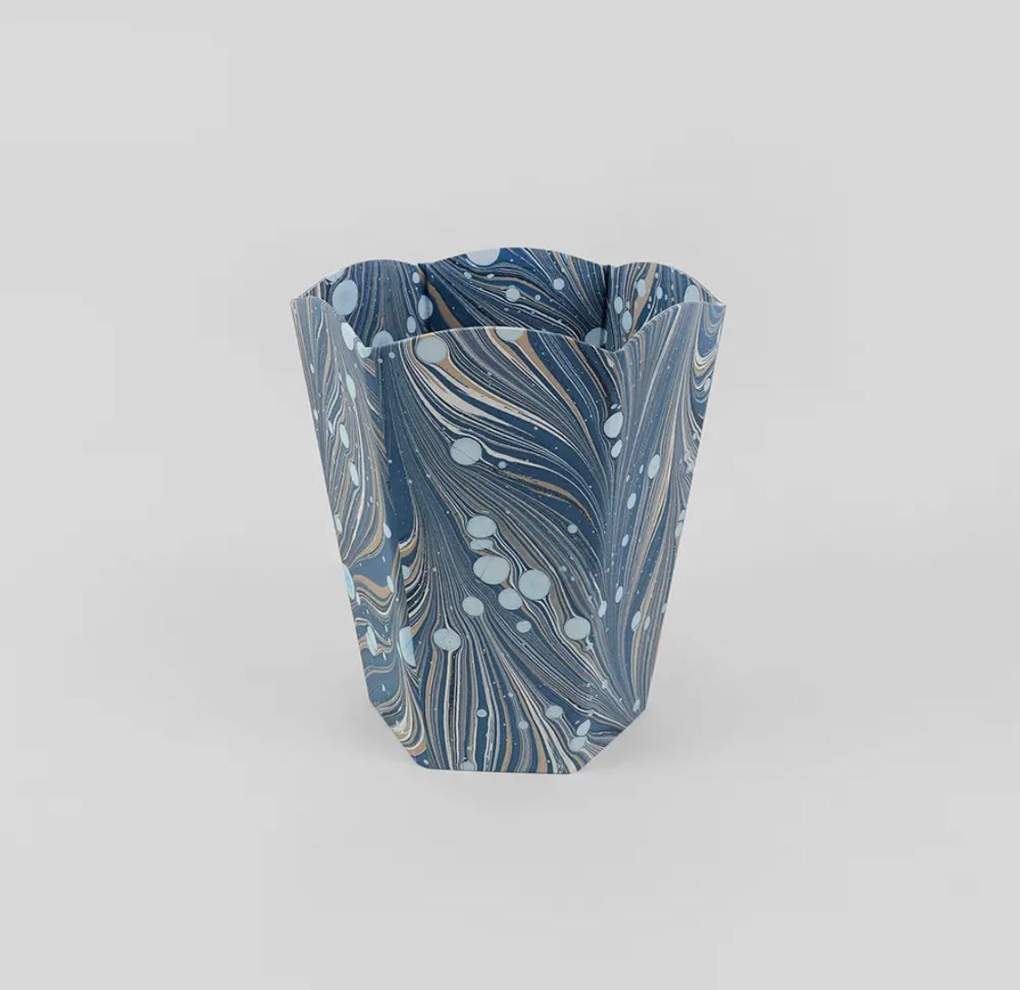 Marbled Scalloped Collapsible Basket